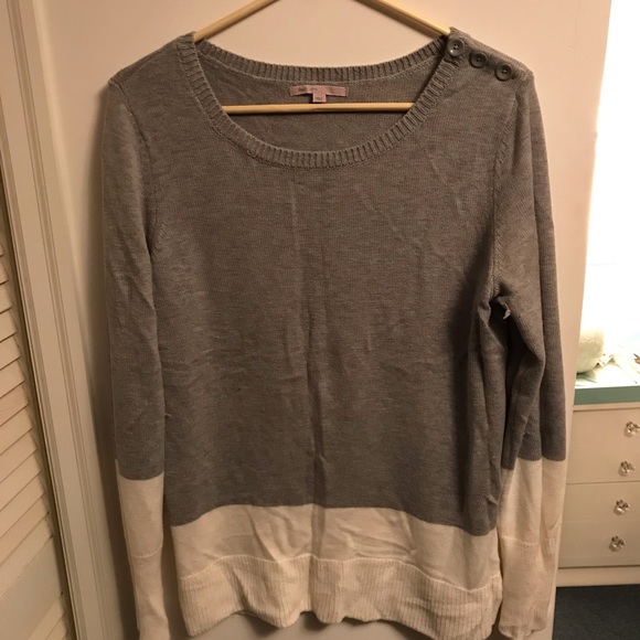Gap wool blend sweater with button shoulder accent - Picture 1 of 4